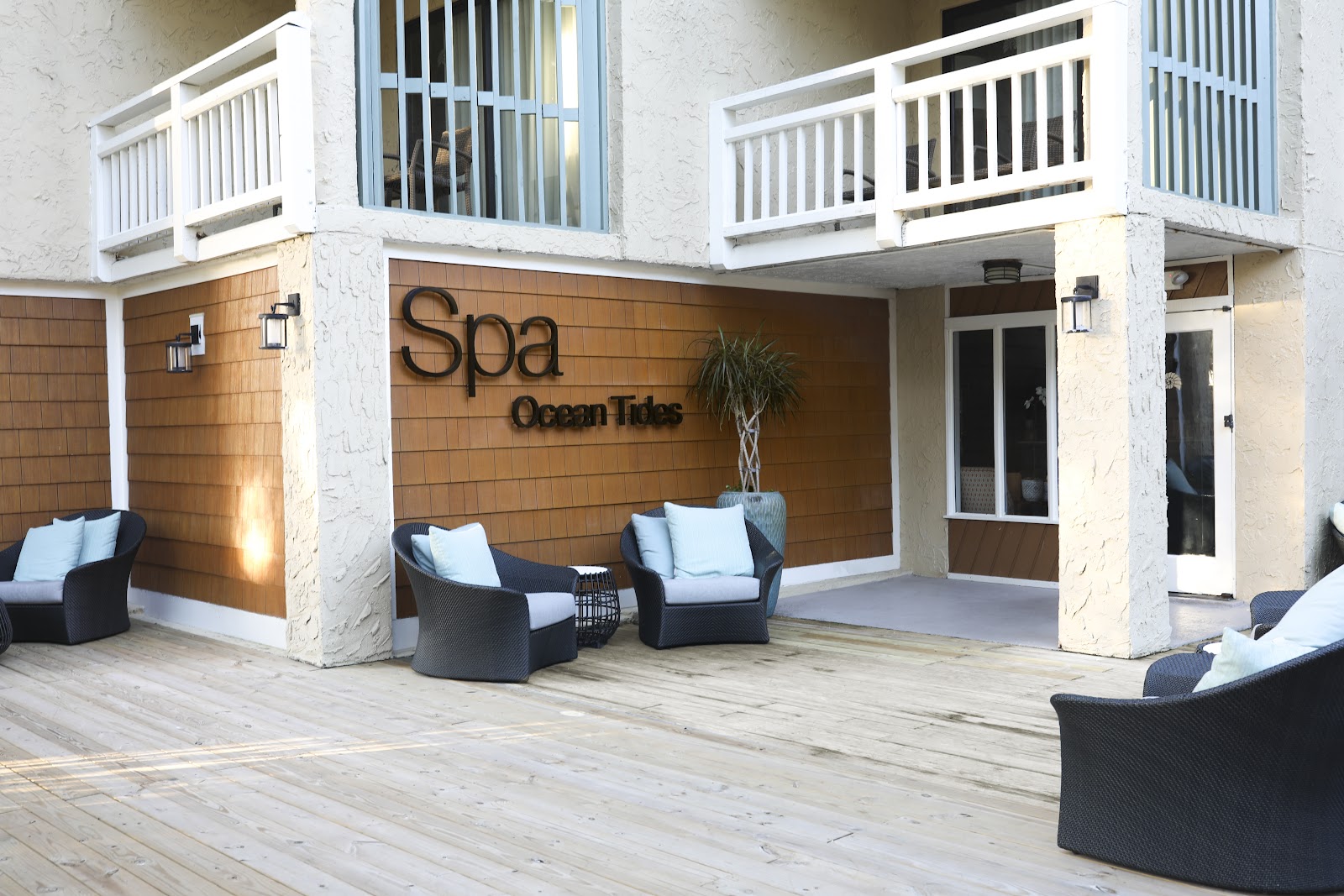 Ocean Tides Spa nail photo 2